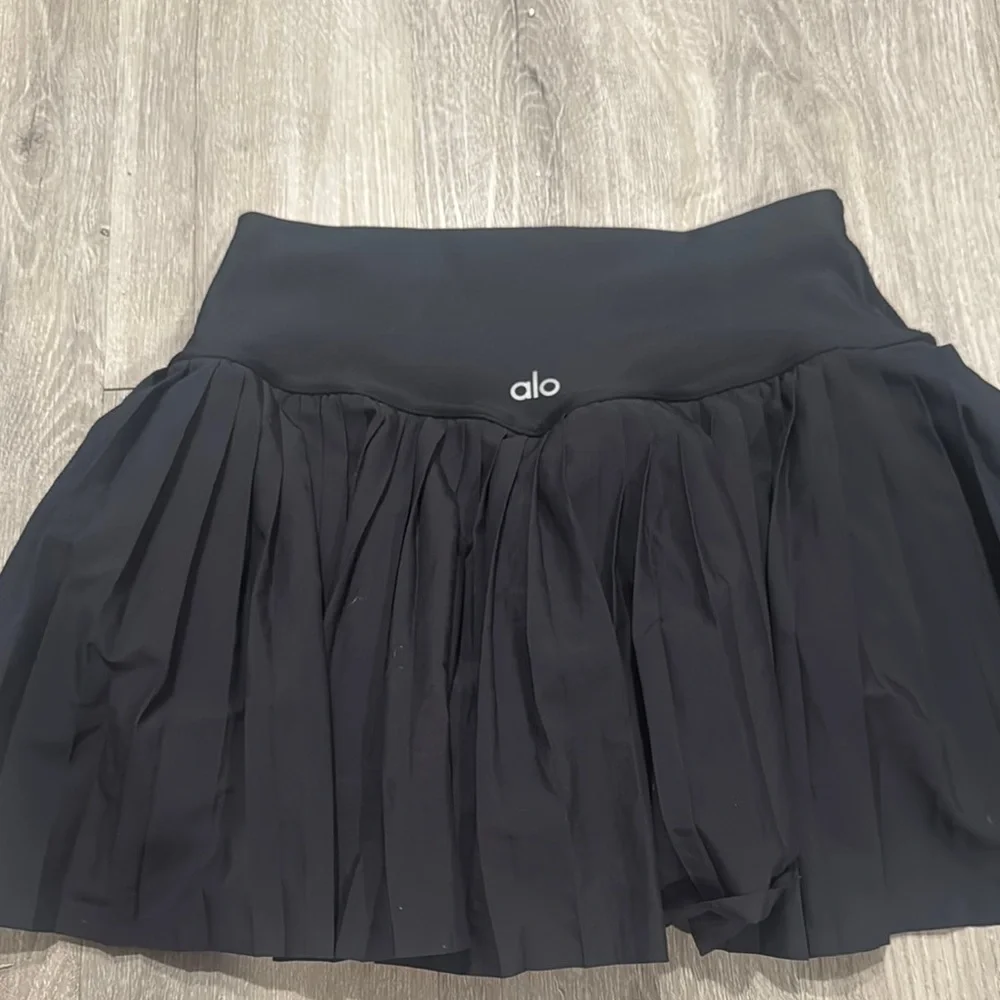 Alo Women's Black Skirt small